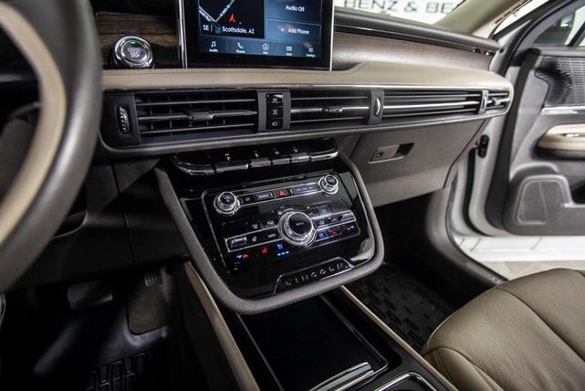 Photo of 2022 Pristine White Metallic Tri-Coat Lincoln Corsair