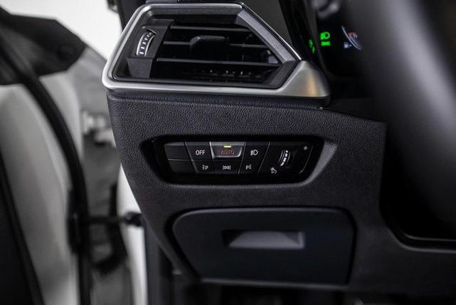 Photo of 2022 Alpine White BMW 230