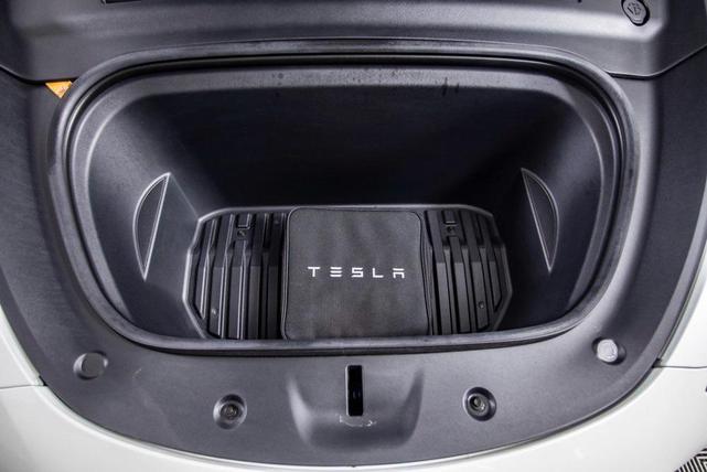 Photo of 2021 Pearl White Multi-Coat Tesla Model Y