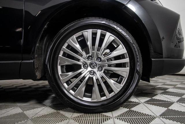 Photo of 2021 Black Toyota Venza