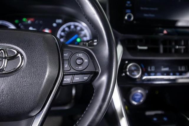 Photo of 2021 Black Toyota Venza