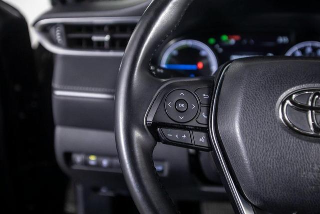 Photo of 2021 Black Toyota Venza