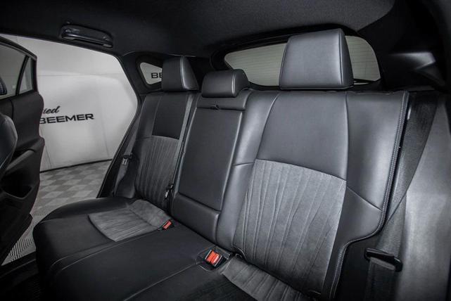 Photo of 2021 Black Toyota Venza