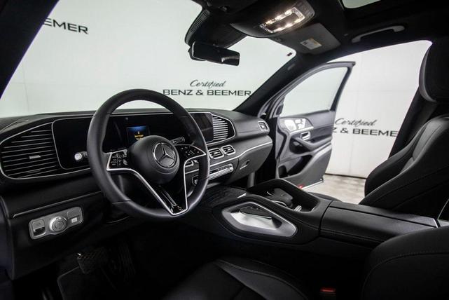 Photo of 2025 Black Mercedes-Benz GLS 450