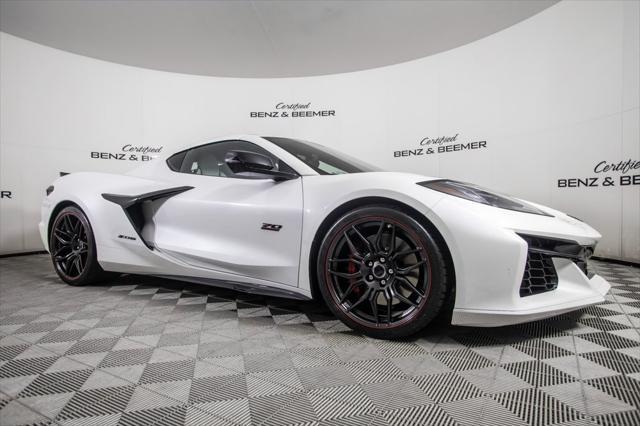 Photo of 2023 White Pearl Metallic Tricoat Chevrolet Corvette