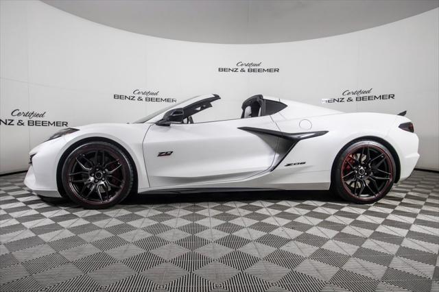 Photo of 2023 White Pearl Metallic Tricoat Chevrolet Corvette