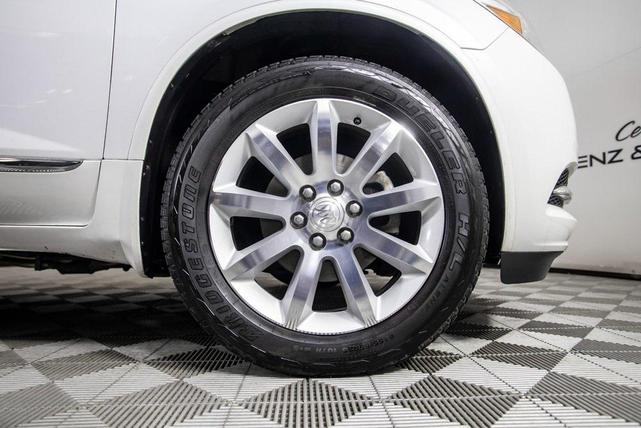 Photo of 2016 White Frost Tricoat Buick Enclave