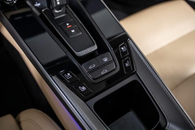 Photo of 2024 Gentian Blue Metallic Porsche 911