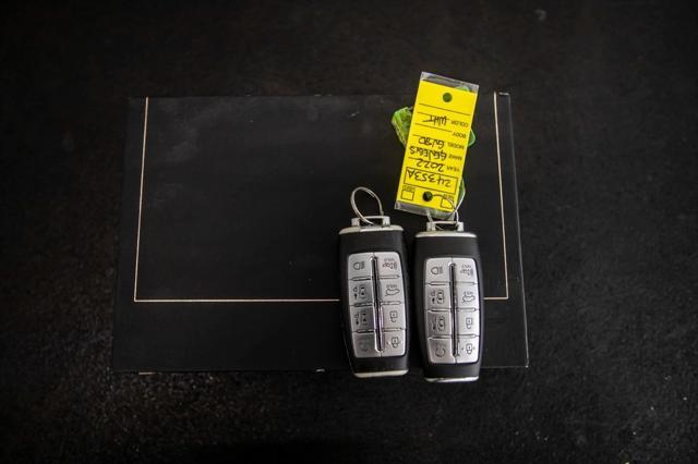 Photo of 2022 Uyuni White Genesis GV80