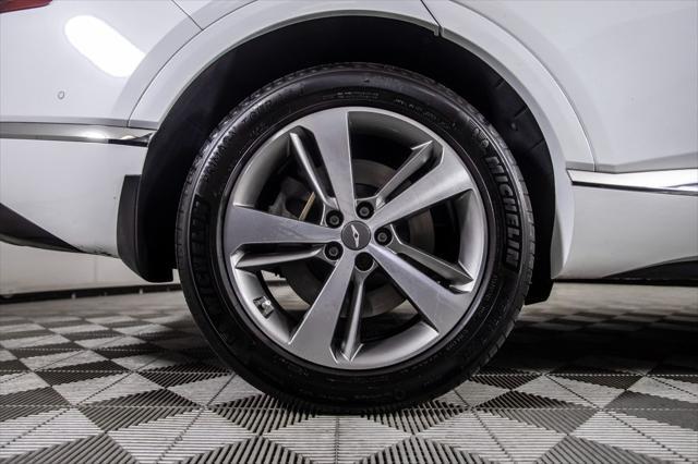 Photo of 2022 Uyuni White Genesis GV80