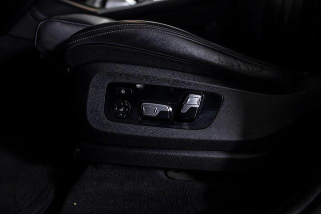 Photo of 2021 Black Sapphire Metallic BMW X7