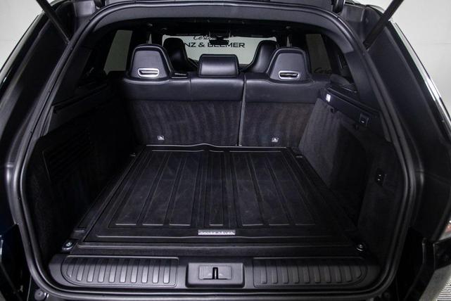 Photo of 2020 Black Land Rover Range Rover Sport