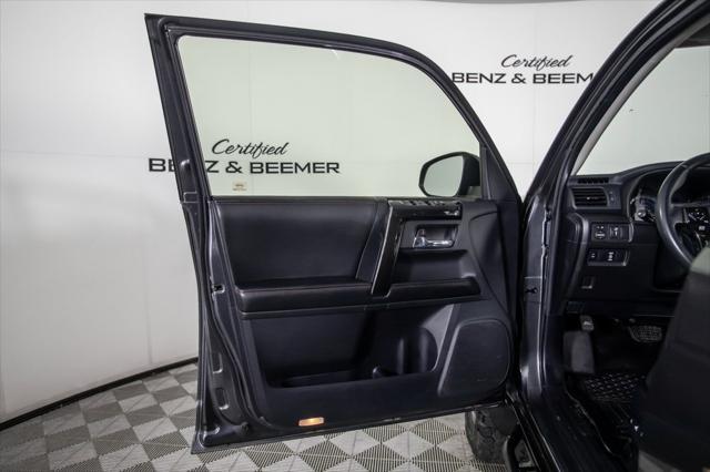 Photo of 2015 Magnetic Gray Metallic Toyota 4Runner