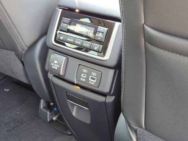 Photo of 2025 Crystal White Subaru Ascent