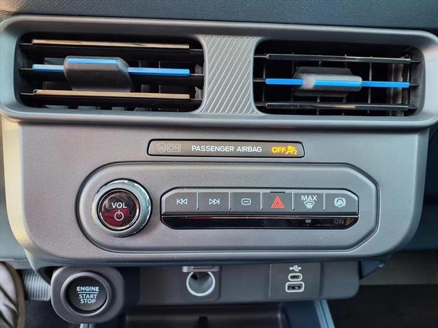 Photo of 2025 Oxford White Ford Maverick