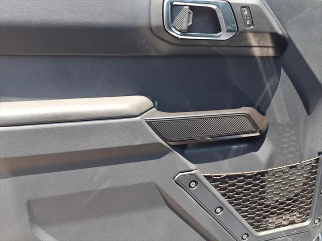 Photo of 2025 Azure Gray MET TRI-Coat Ford Bronco