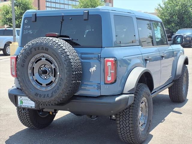 Photo of 2025 Azure Gray MET TRI-Coat Ford Bronco