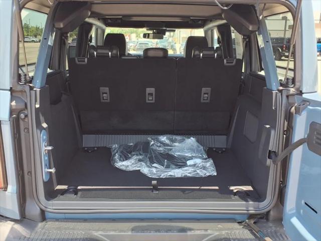 Photo of 2025 Azure Gray MET TRI-Coat Ford Bronco