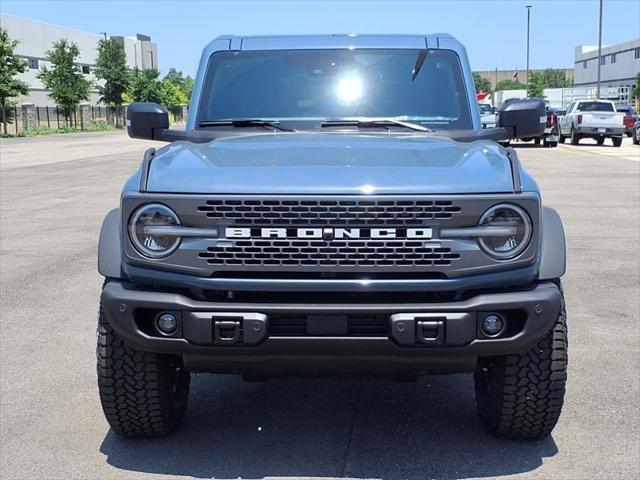 Photo of 2025 Azure Gray MET TRI-Coat Ford Bronco