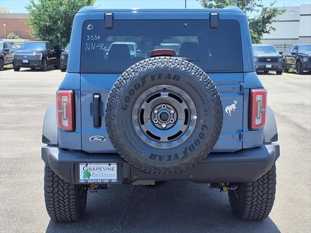 Photo of 2025 Azure Gray MET TRI-Coat Ford Bronco