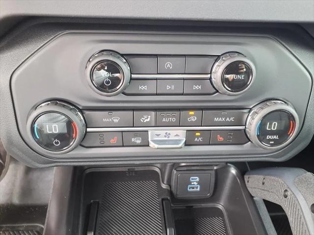 Photo of 2025 Azure Gray MET TRI-Coat Ford Bronco
