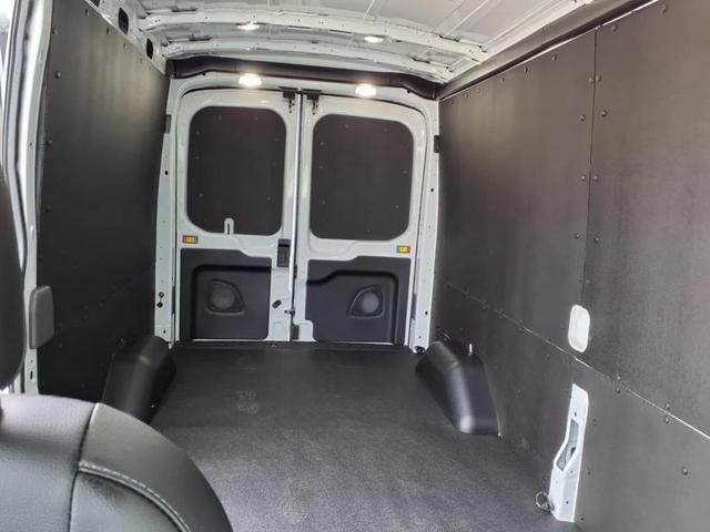 Photo of 2025 Oxford White Ford Transit-250