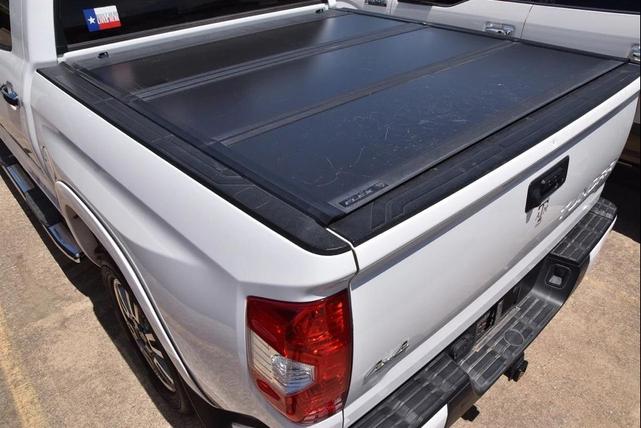 Photo of 2018 Super White Toyota Tundra