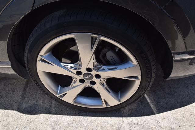 Photo of 2023 Himalayan Gray Genesis GV80