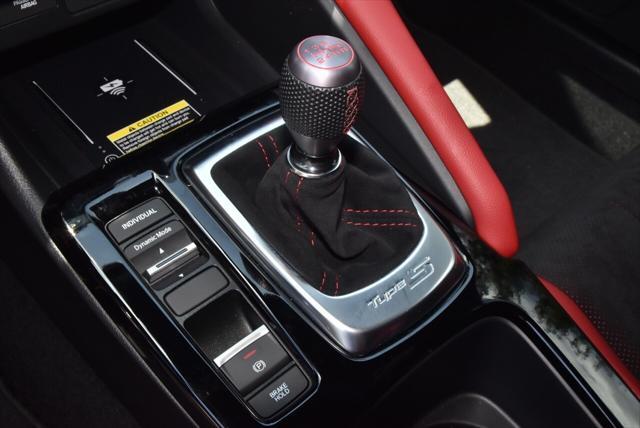 Photo of 2024 Majestic Black Pearl Acura Integra
