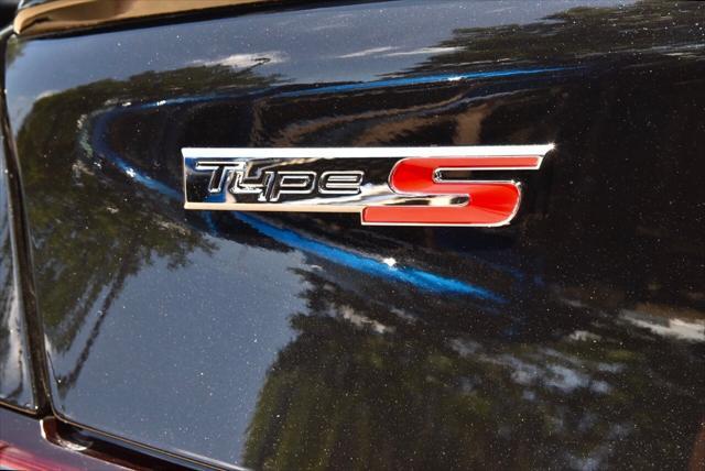 Photo of 2024 Majestic Black Pearl Acura Integra
