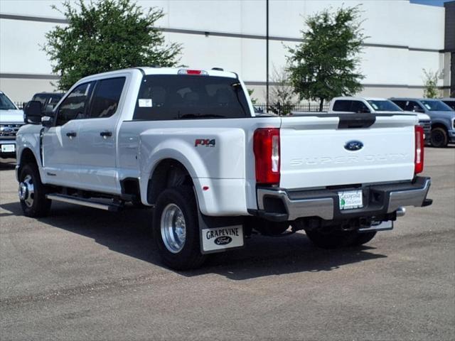 Photo of 2025 Oxford White Ford F-350