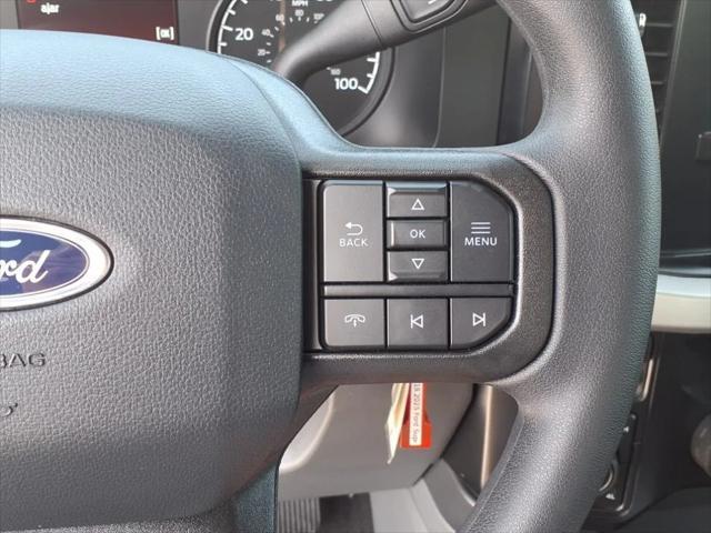 Photo of 2025 Oxford White Ford F-350