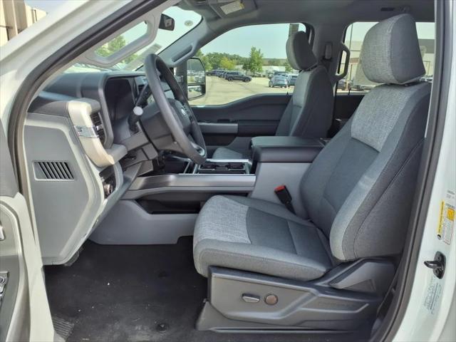 Photo of 2025 Oxford White Ford F-350