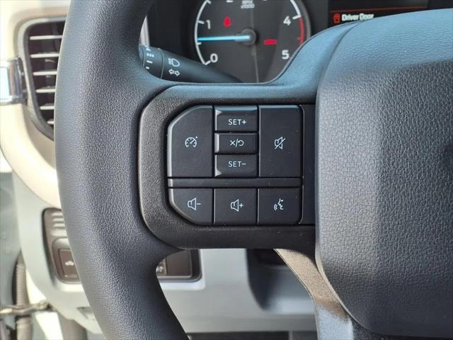 Photo of 2025 Oxford White Ford F-350