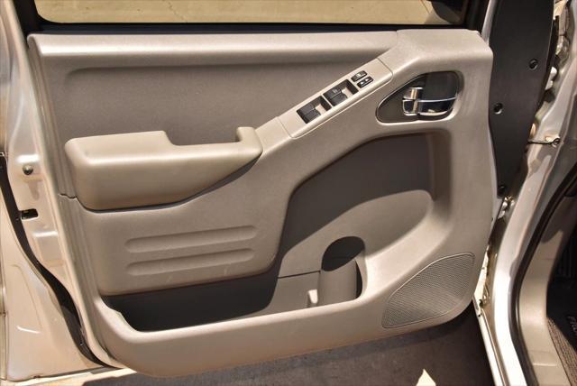 Photo of 2018 Brilliant Silver Nissan Frontier