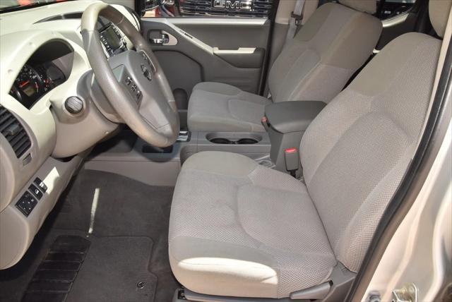 Photo of 2018 Brilliant Silver Nissan Frontier