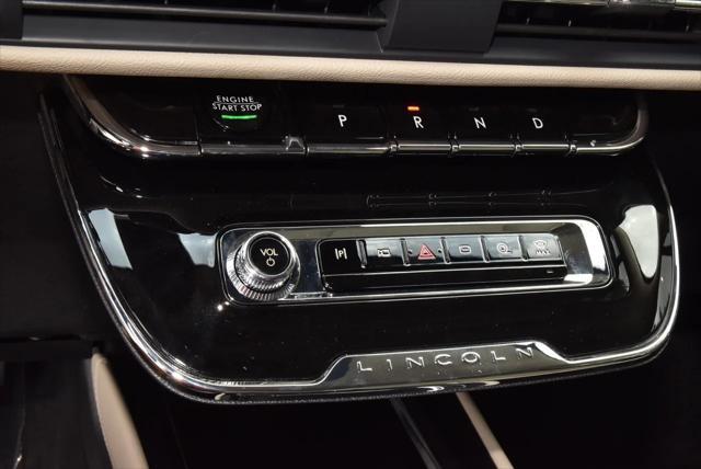 Photo of 2025 Crystal White Metallic Clearcoat Lincoln Corsair