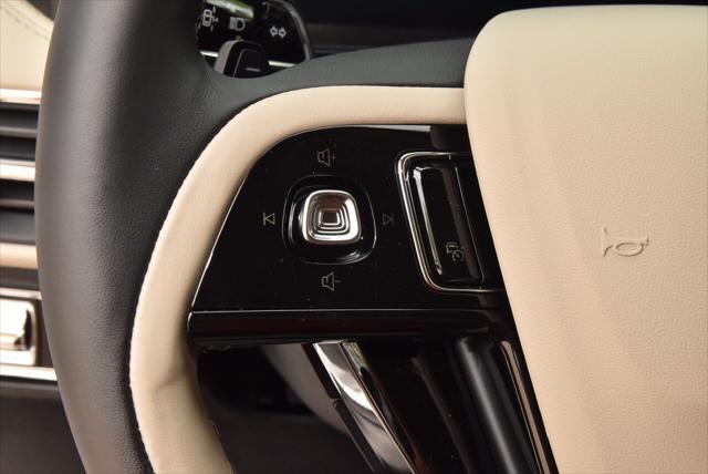 Photo of 2025 Crystal White Metallic Clearcoat Lincoln Corsair