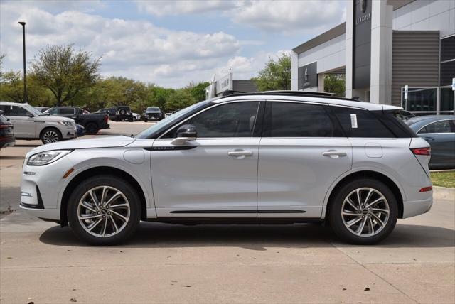 Photo of 2025 Crystal White Metallic Clearcoat Lincoln Corsair