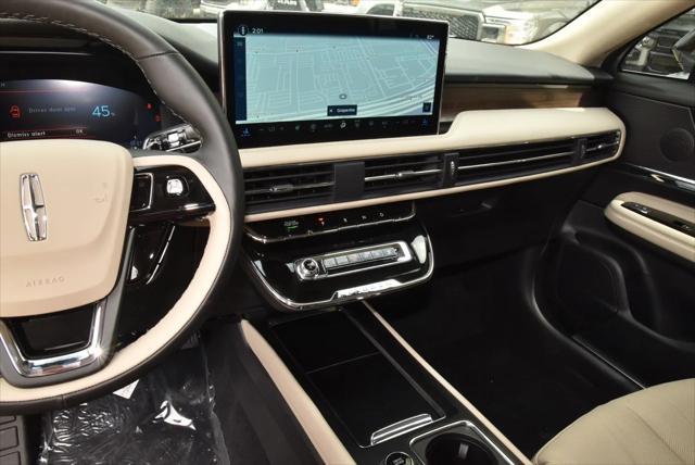Photo of 2025 Crystal White Metallic Clearcoat Lincoln Corsair