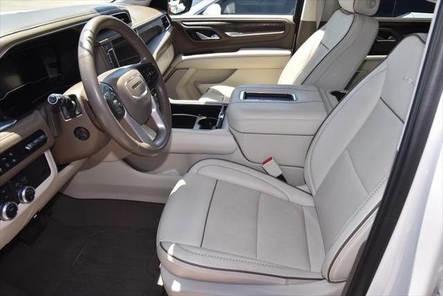 Photo of 2023 White Frost Tricoat GMC Yukon