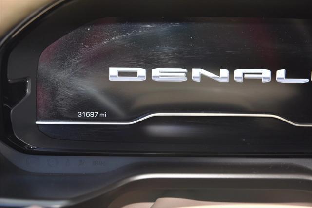 Photo of 2023 White Frost Tricoat GMC Yukon