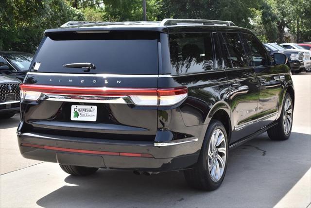 Photo of 2022 Infinite Black Lincoln Navigator