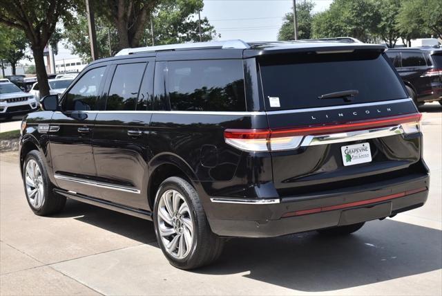 Photo of 2022 Infinite Black Lincoln Navigator