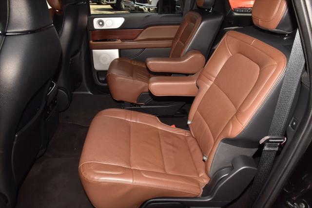 Photo of 2022 Infinite Black Lincoln Navigator