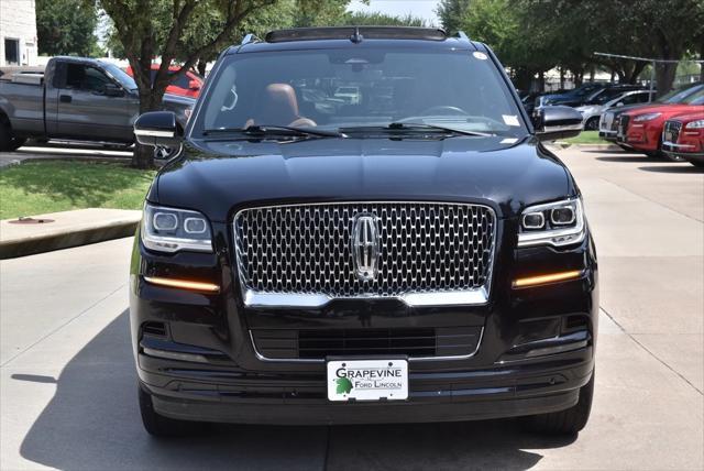 Photo of 2022 Infinite Black Lincoln Navigator