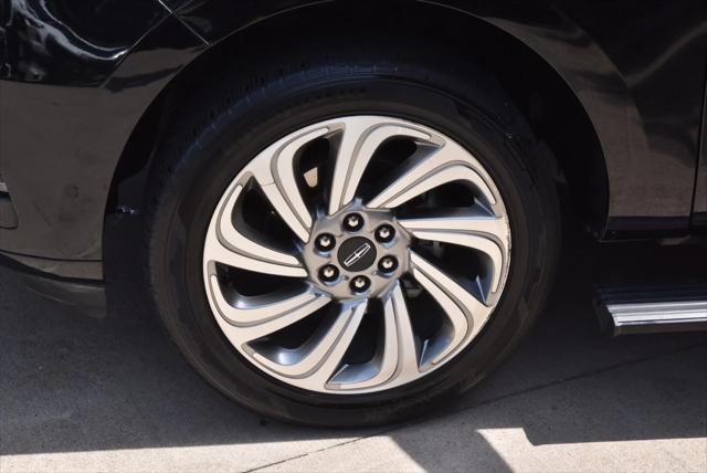 Photo of 2022 Infinite Black Lincoln Navigator