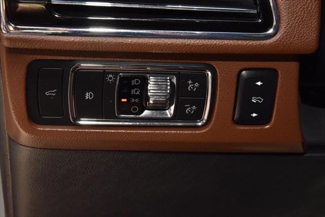 Photo of 2022 Infinite Black Lincoln Navigator