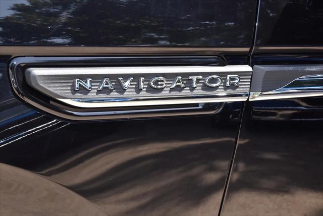 Photo of 2022 Infinite Black Lincoln Navigator