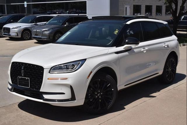 Photo of 2025 Pristine White MET 3C Lincoln Corsair